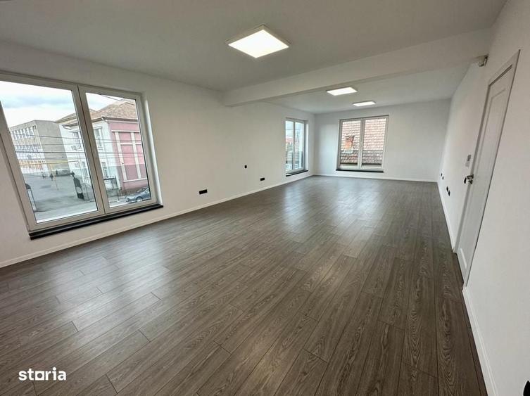 Spațiu comercial, de 250 mp, în Central