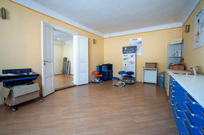 Casă individuală cu 6 camere cu Canalizare în Calea Clujului