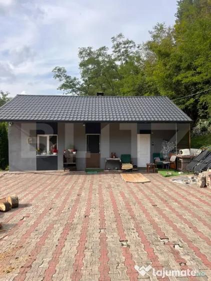 Casă cu 4 camere cu Teren 1809 Mp în Ocoliș
