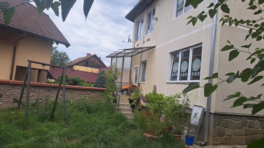 Casă cu 4 camere în Central