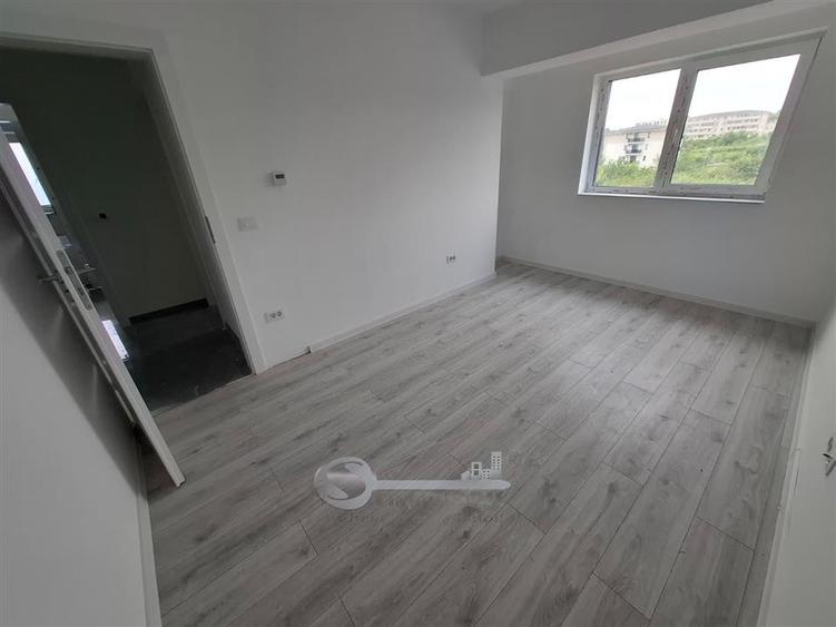 Apartament cu 3 camere decomandat în Galata