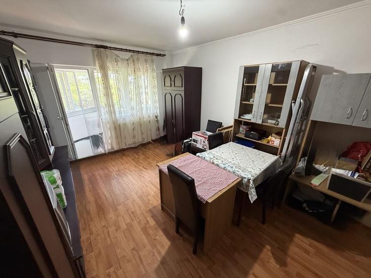 Ofer spre Vanzare Apartament 2 Camere Etaj 1 in Micro 16 Prima Etapa Bulevardul Lalelei - 1