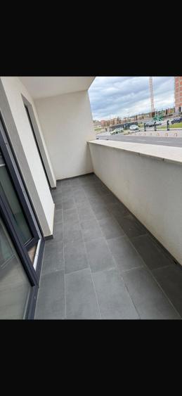 Apartament cu 2 camere semidecomandat, mobilat în Central