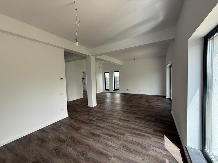 Casă individuală cu 4 camere cu Teren 400 Mp în Prelungirea Ghencea
