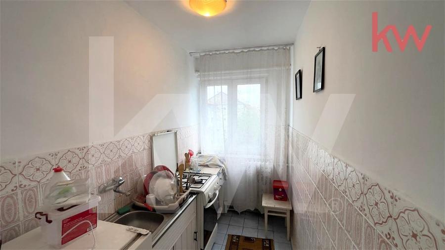 Apartament cu 2 camere semidecomandat, mobilat în Craiovița Nouă