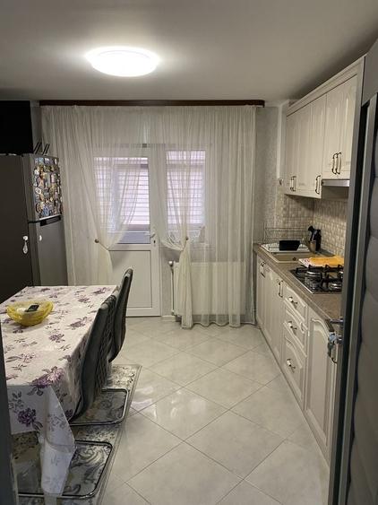 Apartament cu 4 camere decomandat în Tecuci