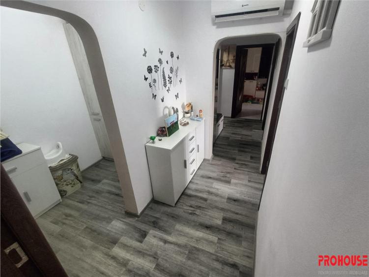 Apartament cu 3 camere decomandat în Mioriței