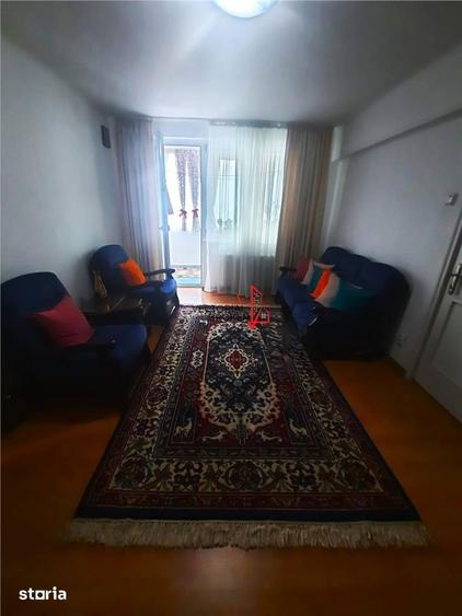Apartament cu 3 camere semidecomandat în Gara de Nord