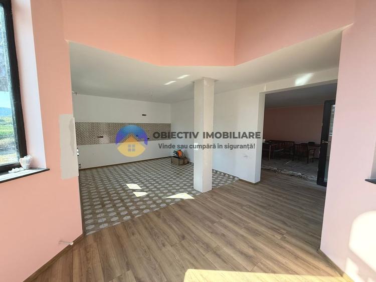 Casă individuală cu 5 camere cu Teren 2000 Mp în Gârcina