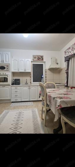 Casă cu 4 camere cu Teren 700 Mp în Central