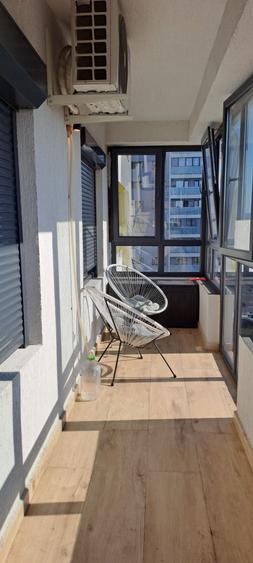 Apartament cu 3 camere decomandat în Nicolina