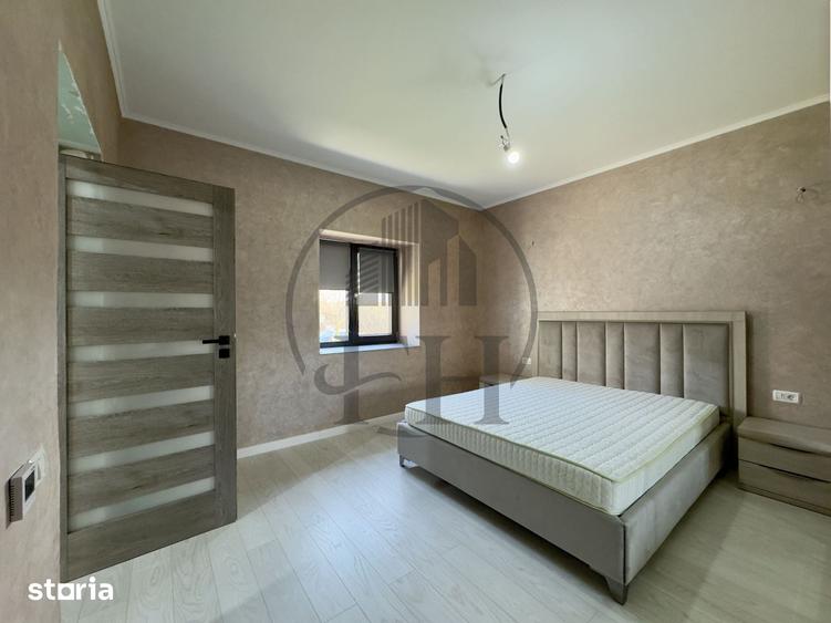 Casă cu 4 camere cu Teren 2561 Mp în Cobadin
