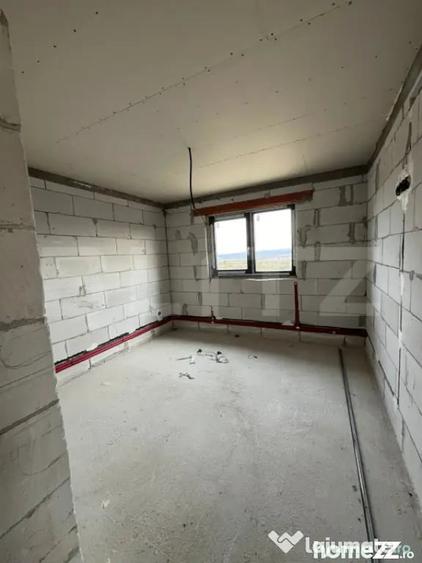 Casă cu 4 camere cu Teren 3000 Mp în Uriu