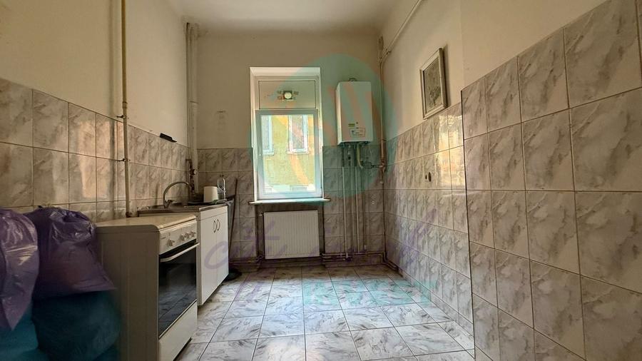 Apartament cu 3 camere semidecomandat în Armeneasca