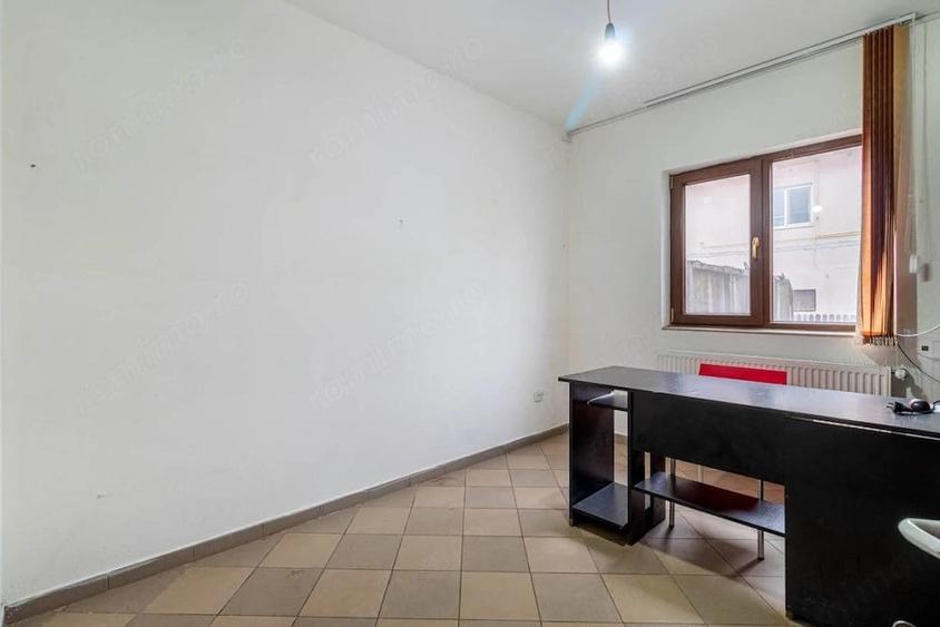 Spațiu comercial, de 100 mp, în Vidra
