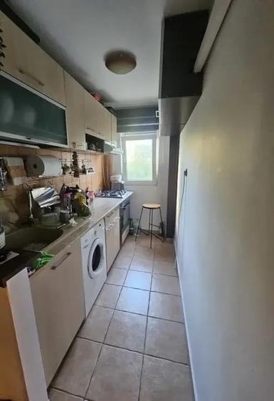 Apartament cu 2 camere decomandat, mobilat în Berceni