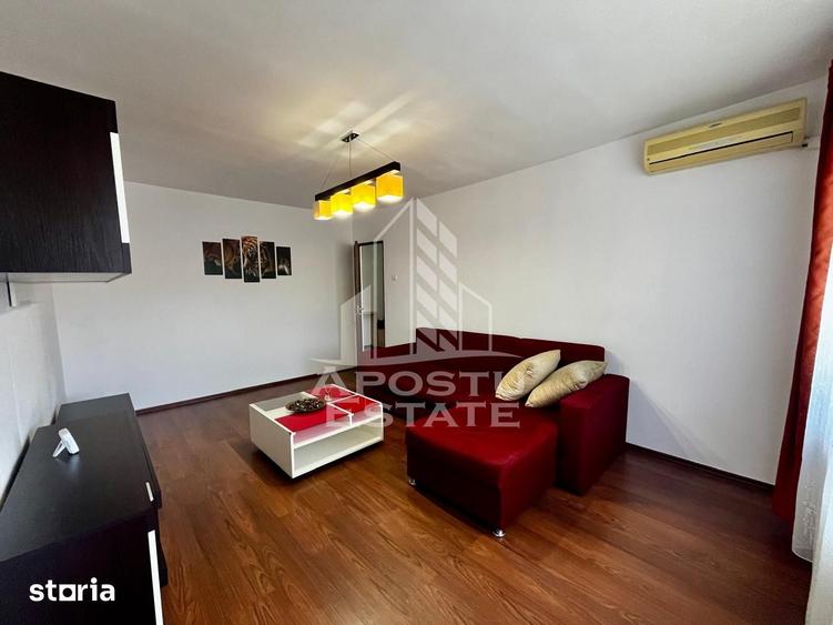 Apartament cu 3 camere decomandat în Est