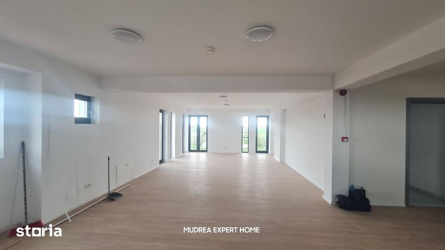 Spațiu comercial, de 150 mp, în Tunari