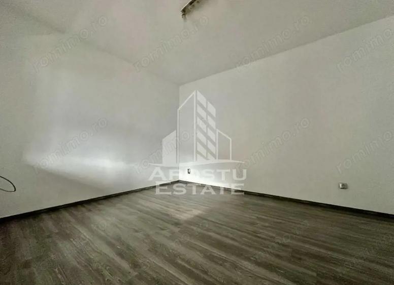 Casă cu 7 camere cu Teren 500 Mp în Bălcescu