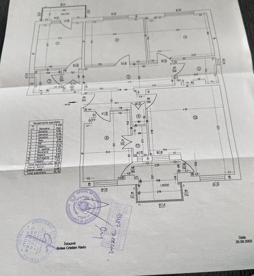 Apartament cu 4 camere decomandat în Central