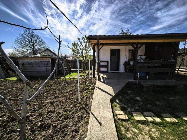 Casă 4 camere 90 mp mobilată + beci, anexe și 720 mp curte - 4