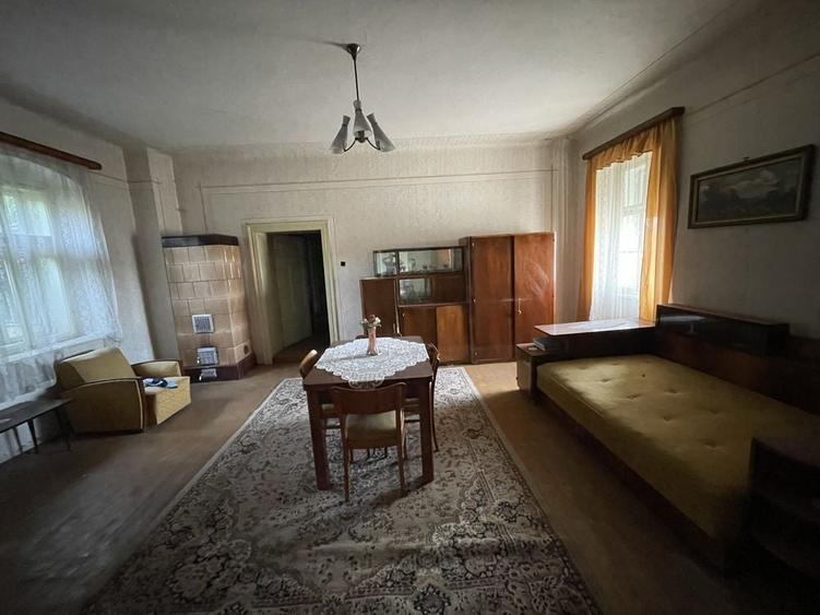 Casă cu 4 camere în Dobârca