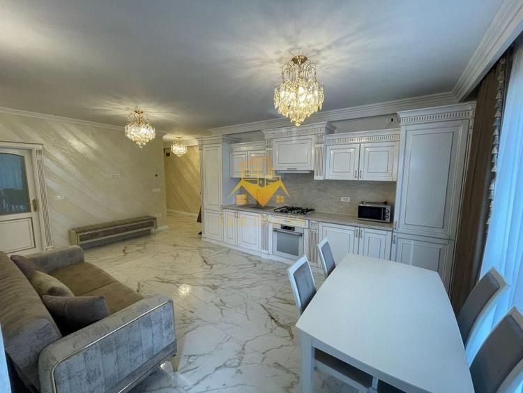 Apartament cu 3 camere semidecomandat, mobilat în Florești