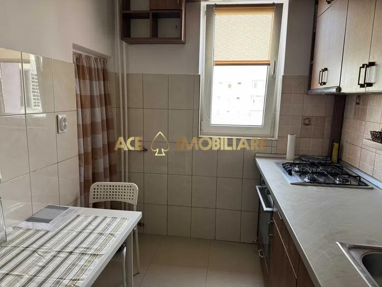Apartament cu 2 camere decomandat, mobilat în Titan