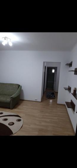 Apartament cu 3 camere semidecomandat în Alexandru cel Bun