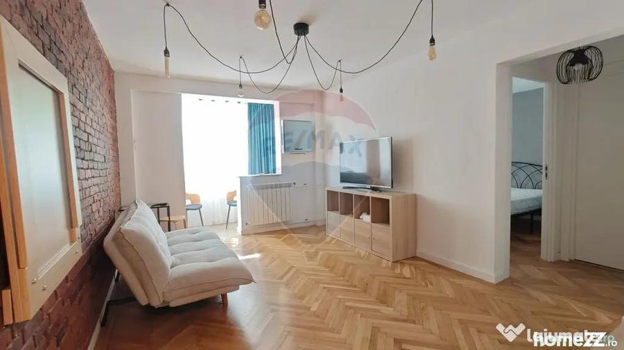 Apartament cu 2 camere semidecomandat în Lacul Tei