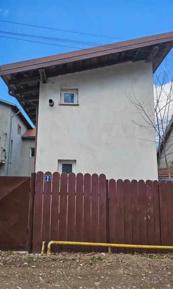 Casă cu 4 camere în Păun