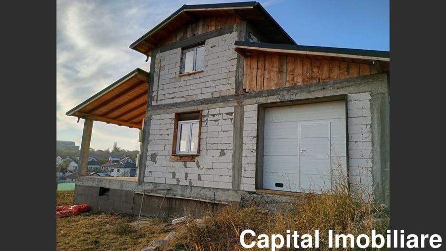 Casă cu 6 camere cu Teren 896 Mp în Bd. Coșbuc