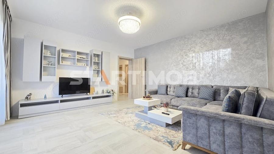 Apartament cu 3 camere decomandat în Tractorul