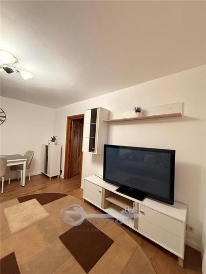 Apartament cu 2 camere decomandat în Podu Roș