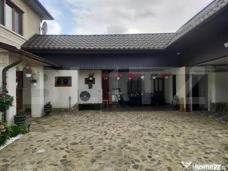 Casă cu 8 camere cu Teren 488 Mp în Marginea