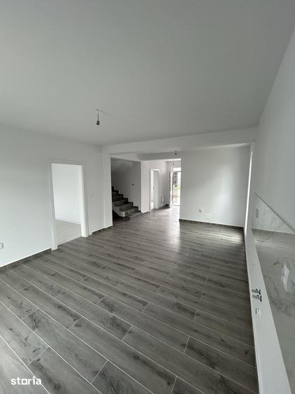 Casă cu 3 camere cu Teren 305 Mp în Ciarda Roșie