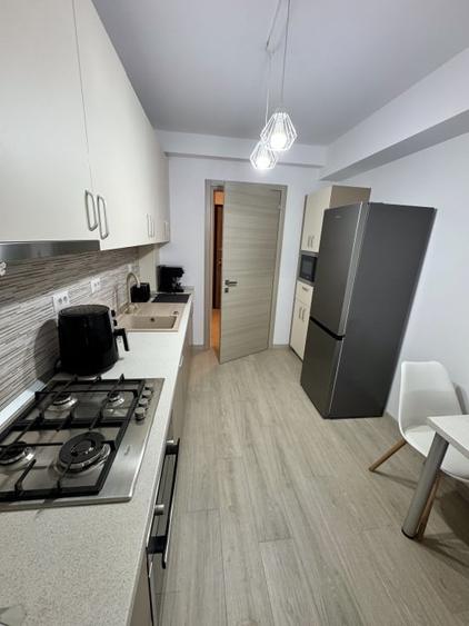 Apartament cu 2 camere decomandat, mobilat în Exterior Est