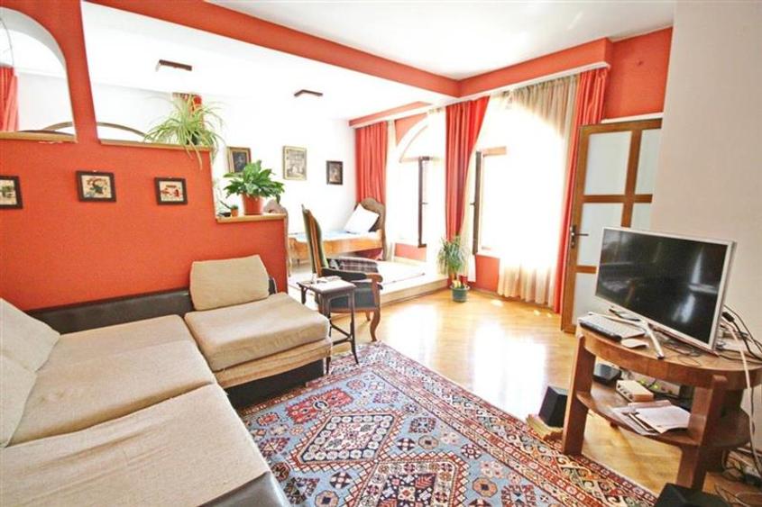 Apartament cu 2 camere decomandat, mobilat în Ultracentral