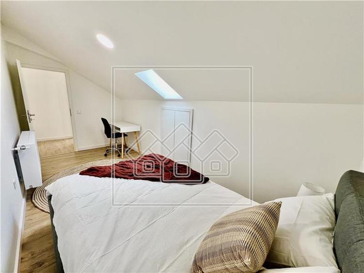 Penthouse cu 4 camere semidecomandat în Exterior Vest