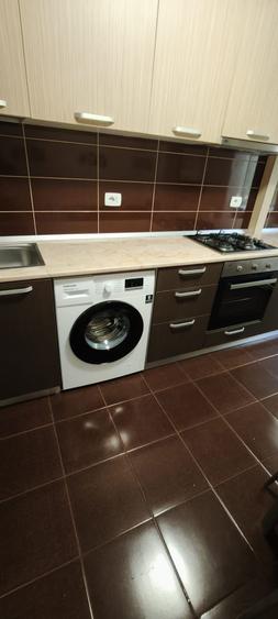 Apartament cu 2 camere decomandat în