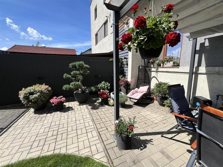 Apartament cu 3 camere decomandat, mobilat în Șelimbăr