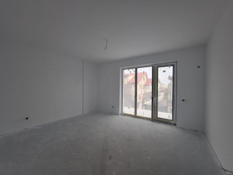 Penthouse cu 4 camere în Prelungirea Ghencea