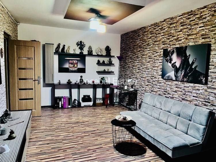 Apartament cu 2 camere decomandat, mobilat în Titan
