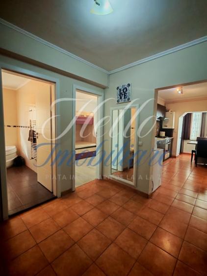 Apartament cu 3 camere decomandat în Florești