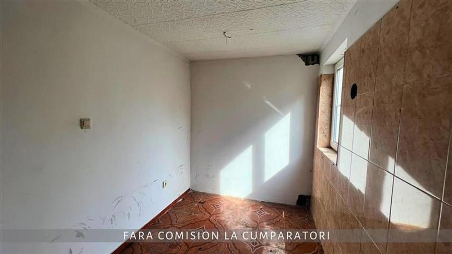 Casă individuală cu 5 camere cu Canalizare în 1 Mai