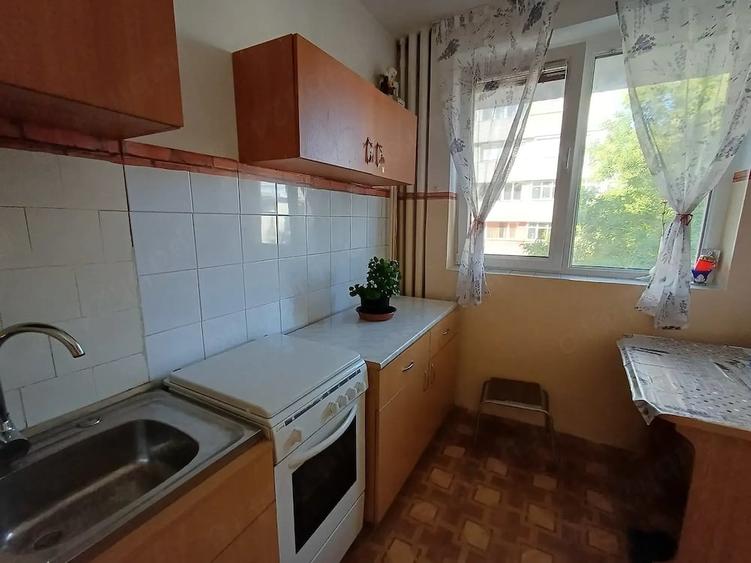 Apartament cu 2 camere semidecomandat în 1 Mai