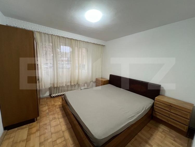 Apartament cu 3 camere decomandat, mobilat în Central — fotografia 1