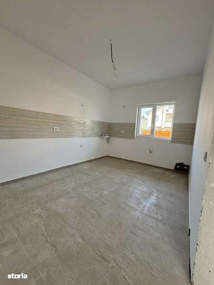 Casă cu 4 camere cu Teren 200 Mp în Central