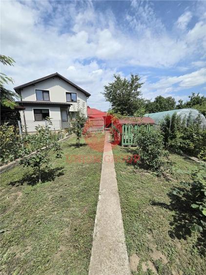 Casă cu 5 camere cu Teren 593 Mp în Central