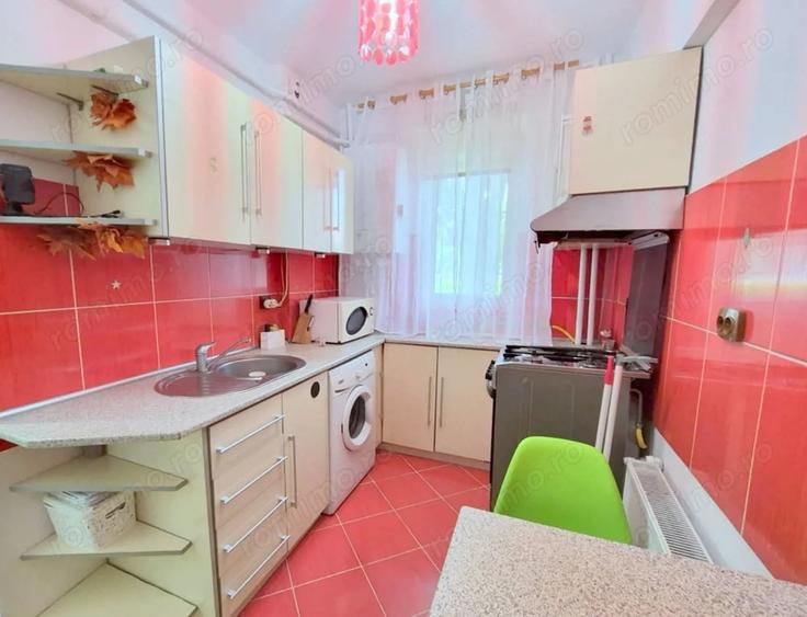 Apartament cu 2 camere decomandat în Micro 17